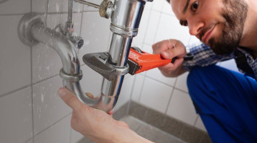 Expert burst pipe repair services in Charlotte, IA